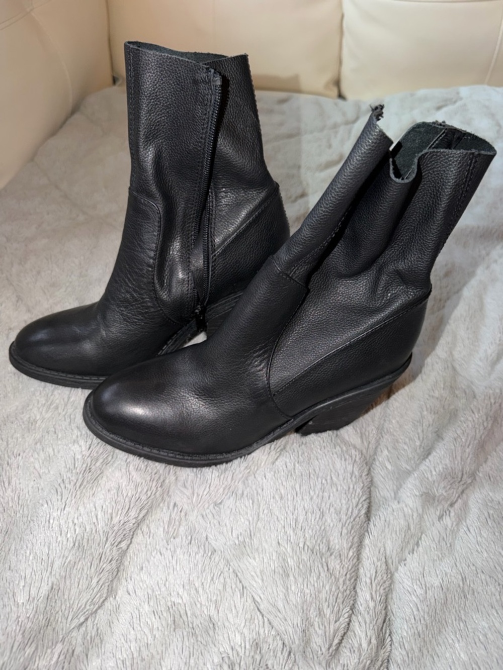 Steve Madden Black Leather Mid-Calf Zip Heeled Boots